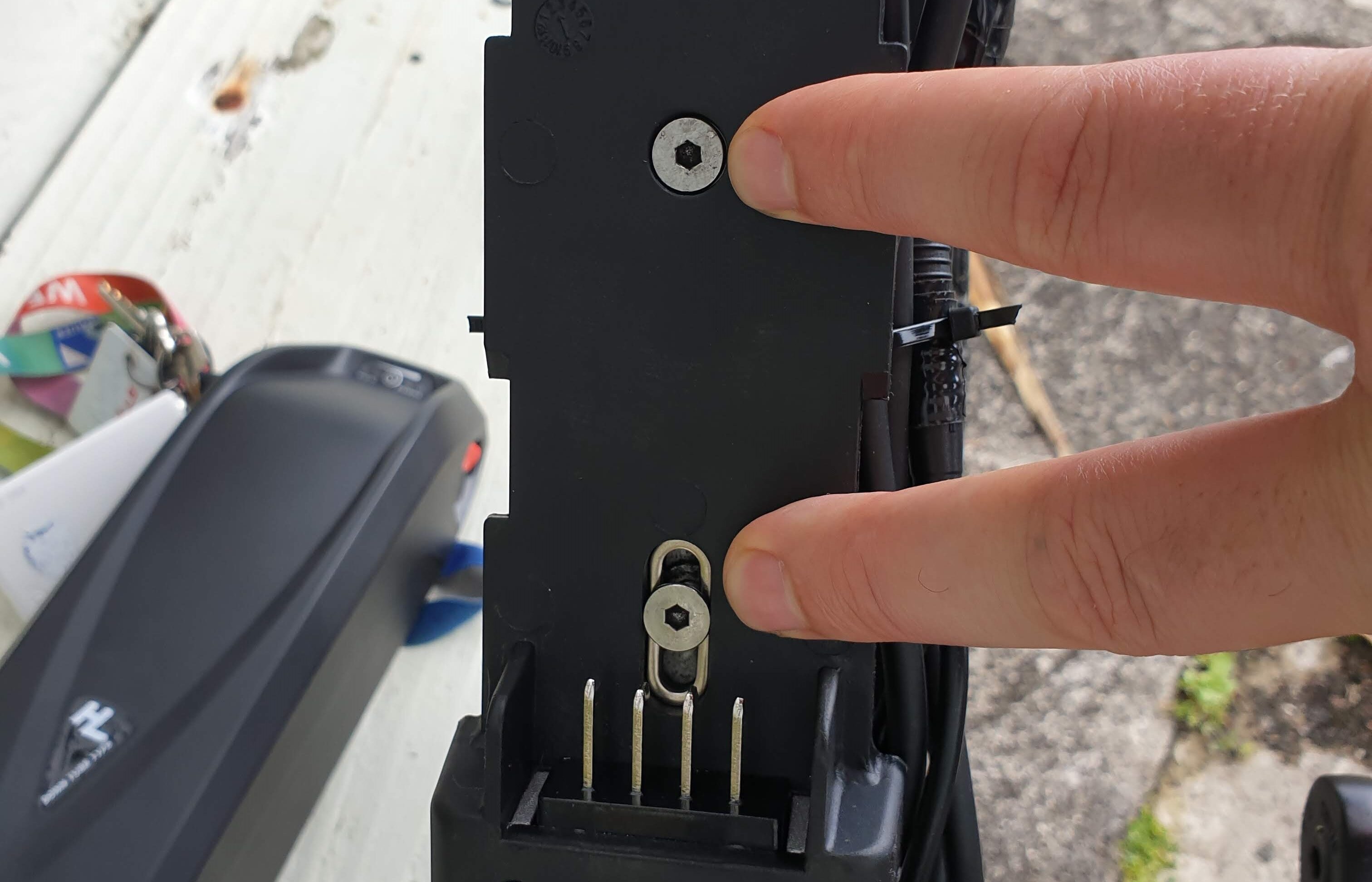 Battery bracket Battery bracket